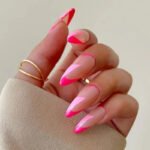 24pcs Full Cover Long False Press On Nails With Designs Light Green Stripe Gradient