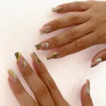 24pcs Full Cover Long False Press On Nails With Designs Light Green Stripe Gradient