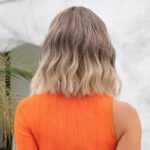 Women Grey Wavy Bob Wigs with Bangs Short Blonde Ombre Synthetic Wig with Dark Roots Natural Hair for Daily Use