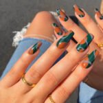 24pcs Full Cover Long False Press On Nails With Designs Light Green Stripe Gradient