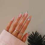 24pcs Full Cover Long False Press On Nails With Designs Light Green Stripe Gradient